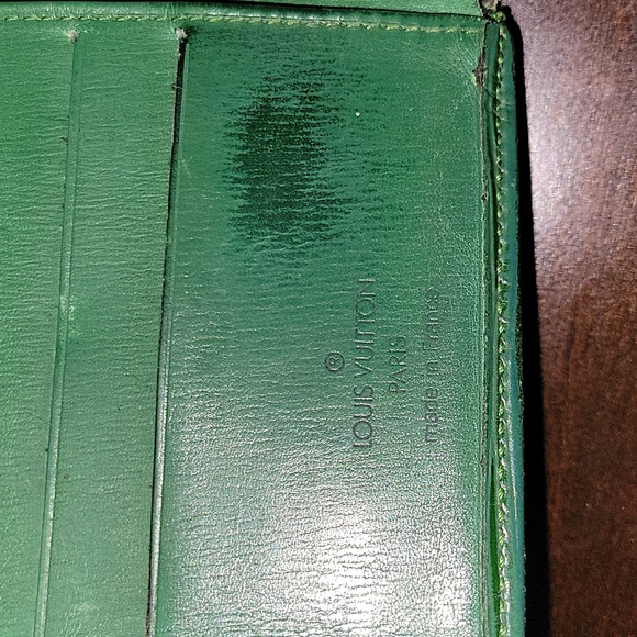 Vintage Epi Green Wallet - Picture 7 of 8